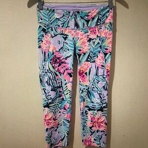 Lilly Pulitzer Luxletic Anika Weekender Crop Leggings in "Slathouse Soirée" Sz S